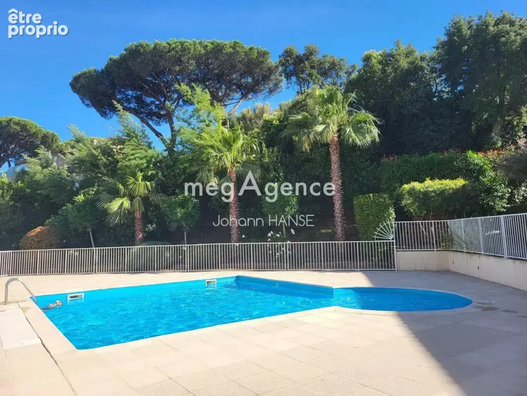 Cavalaire-sur-mer – t2 rénové 42 m² – terrasse – piscine – parking privatif - photo 9