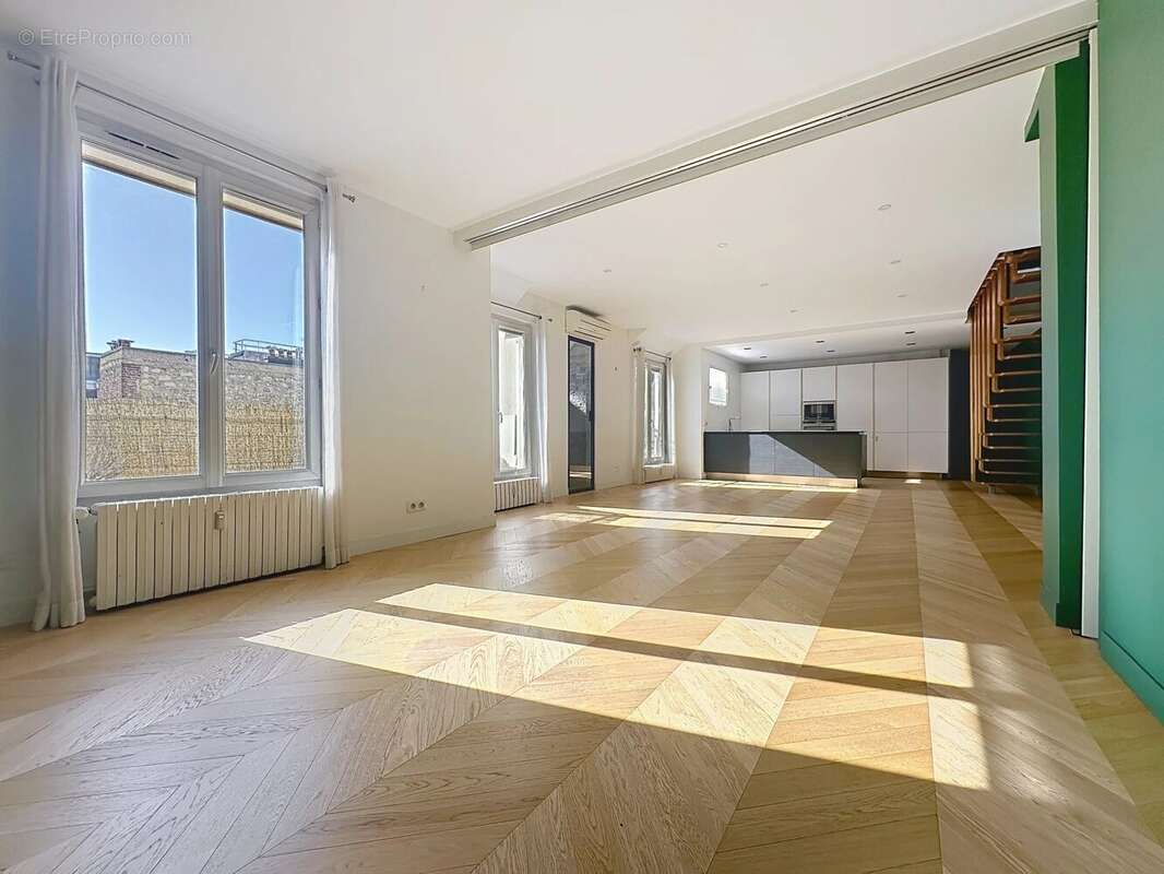 Appartement à PARIS-16E