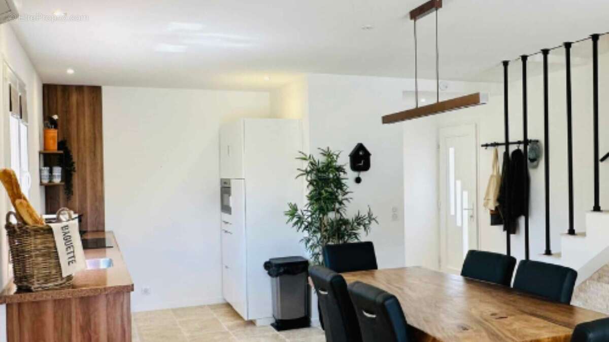 Maison 400 m² à Plan-De-La-Tour  - photo 7