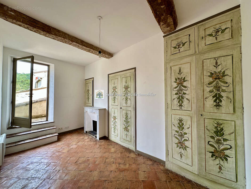 Appartement à LA COLLE-SUR-LOUP