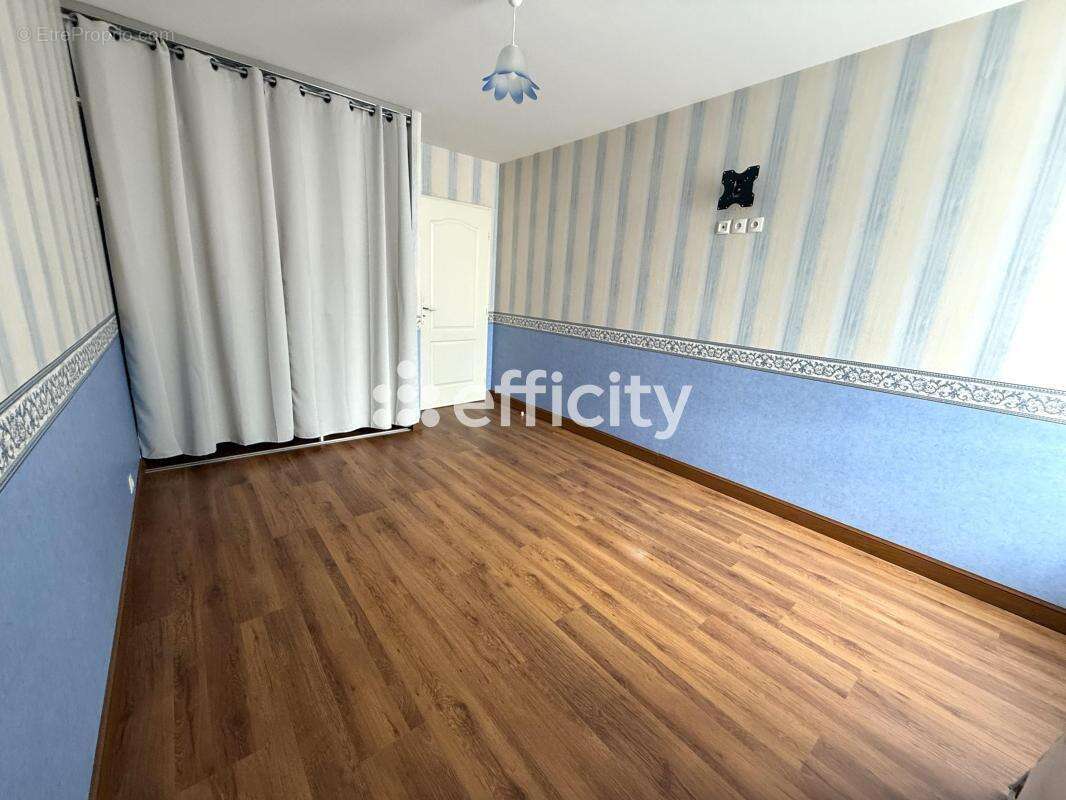 Maison à SAINT-PIERRE-D'EXIDEUIL