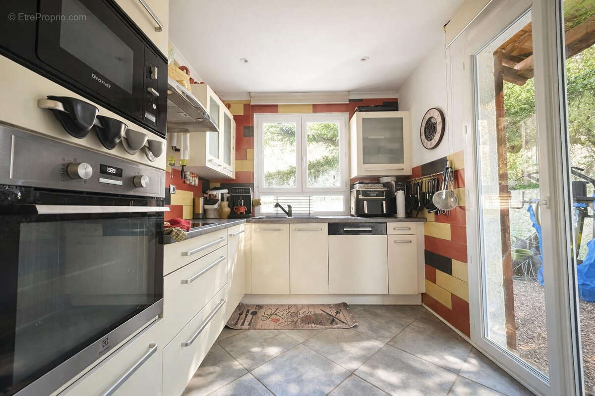 Maison à SAINTE-ANASTASIE-SUR-ISSOLE