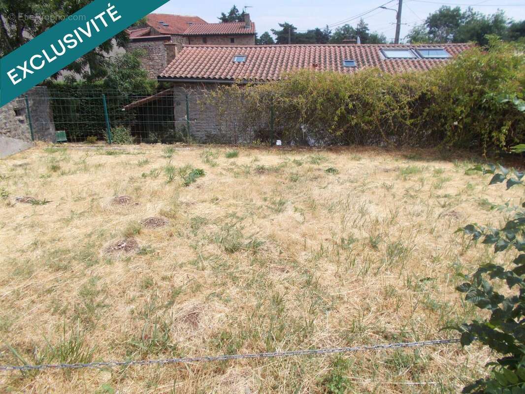 Maison 140 m² à Chambles  - photo 6