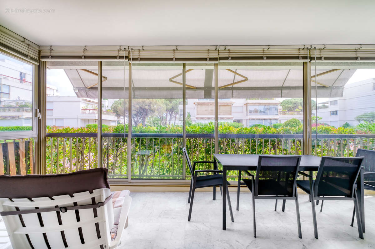 Appartement à MANDELIEU-LA-NAPOULE