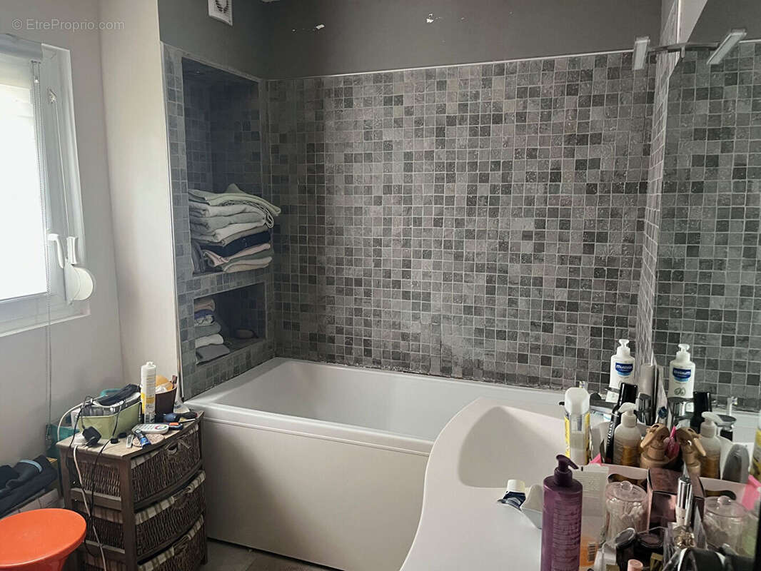 Maison à CRIQUEBEUF-SUR-SEINE