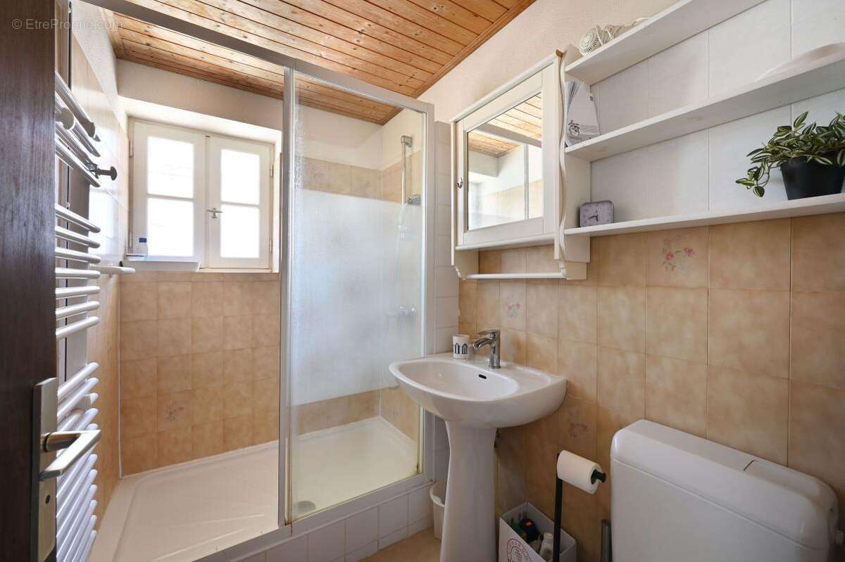 Typique maison de village À Vendre - photo 10