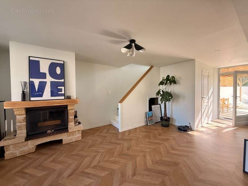 Maison en pierre entièrement rénovée, 95m², avec dépendances, terrain de 1154m² 148 000 € - photo 6