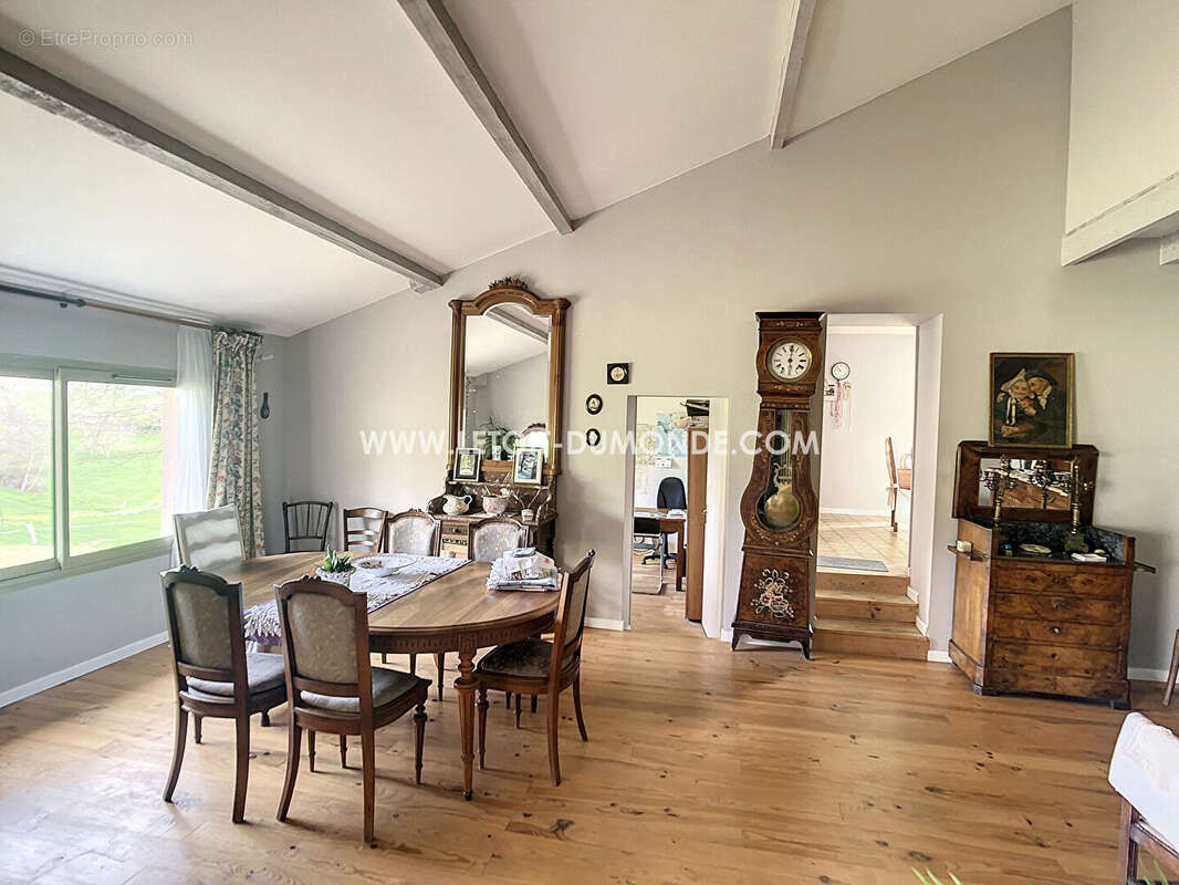 Maison à SAINT-GERMAIN-DU-SALEMBRE