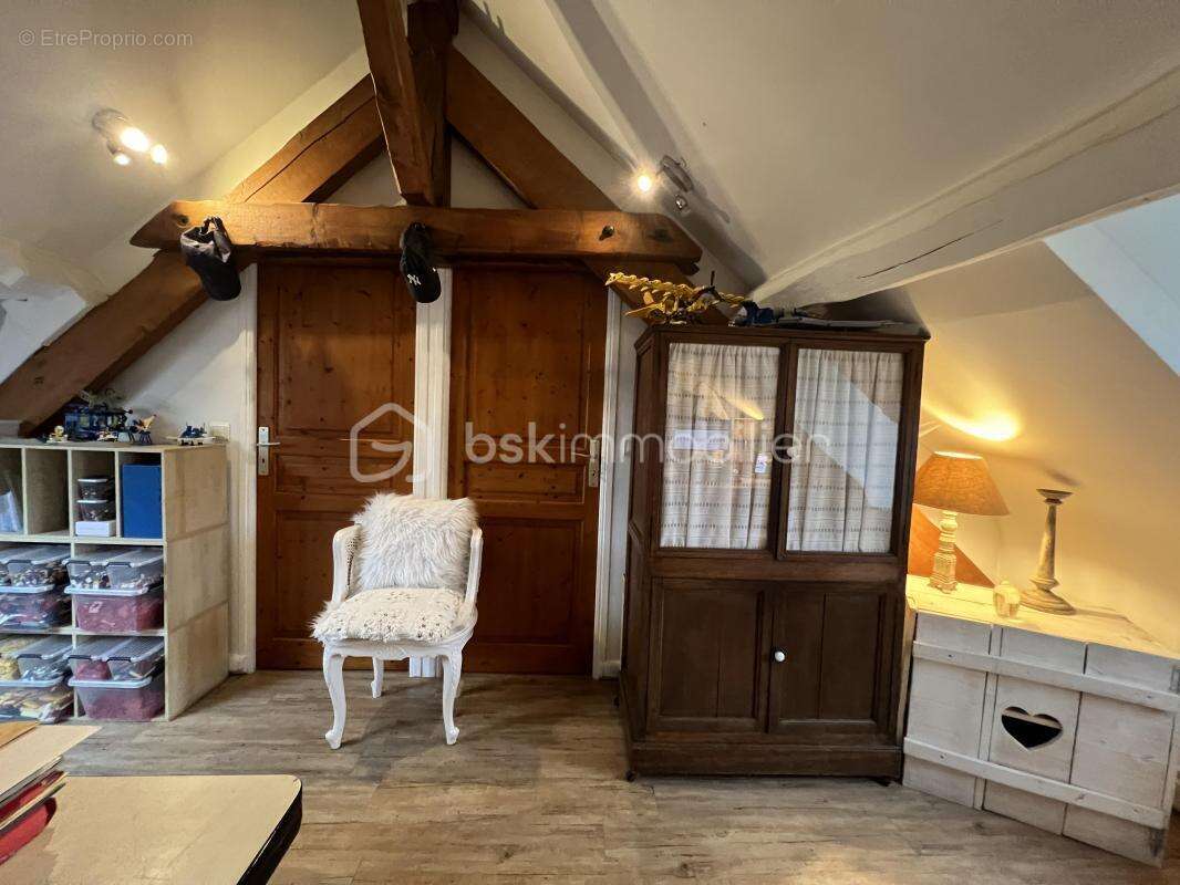Charme de l'ancien et cadre de vie exceptionnel - Maison d’environ 170 m² avec jardin sur 1350 m² - photo 24