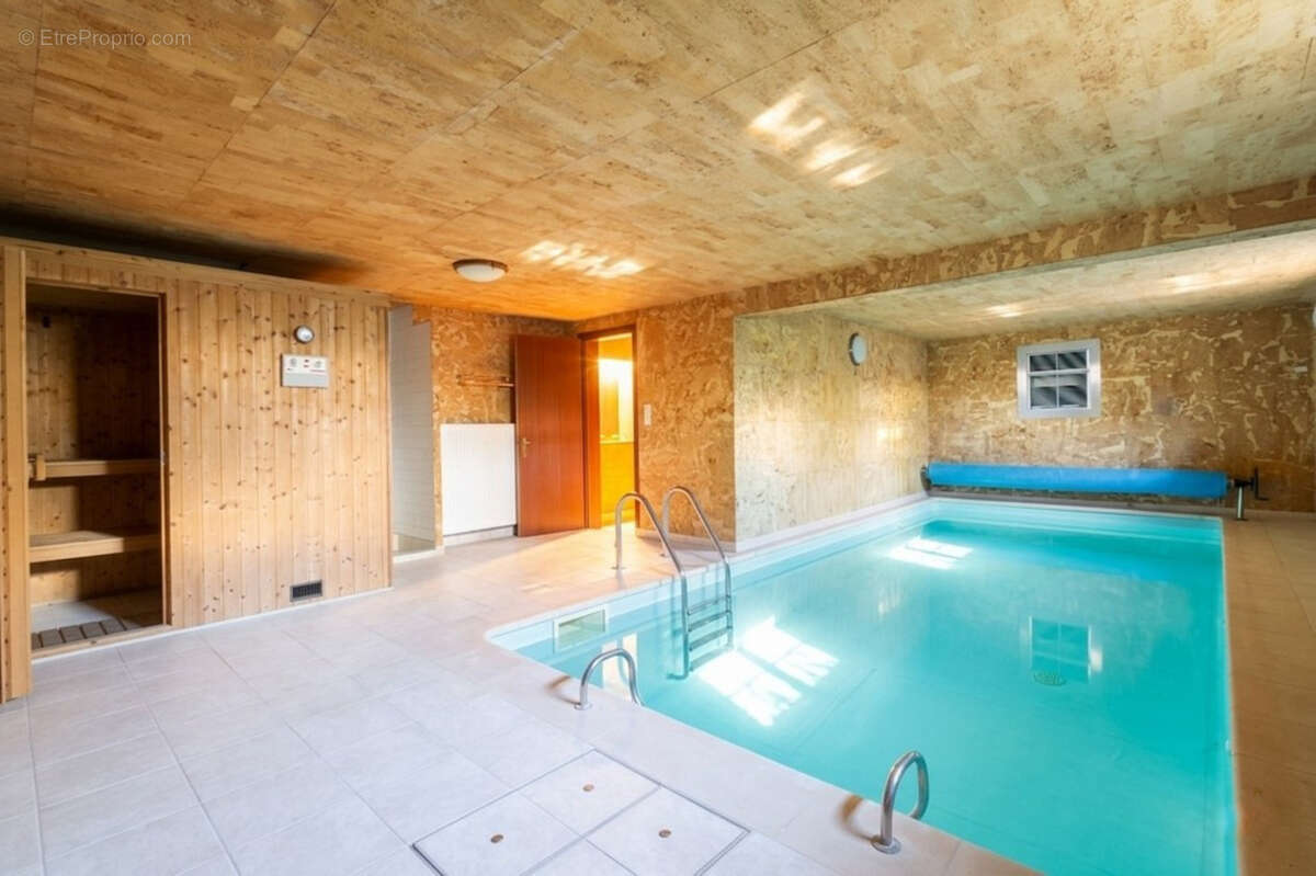 Joigny — Quartier Paradis : Villa d’Architecte avec Piscine Intérieure - photo 9