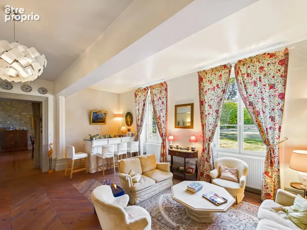 Château proche Saint‑Émilion avec domaine, hébergements indépendants et salle de réception - photo 6