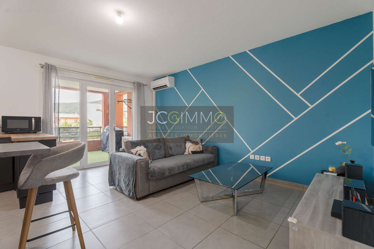 Cuers (les rayols/saint lazare/les bousquets) - appartement t3 - terrasse+ balcon - 2 places de parking - - photo 9