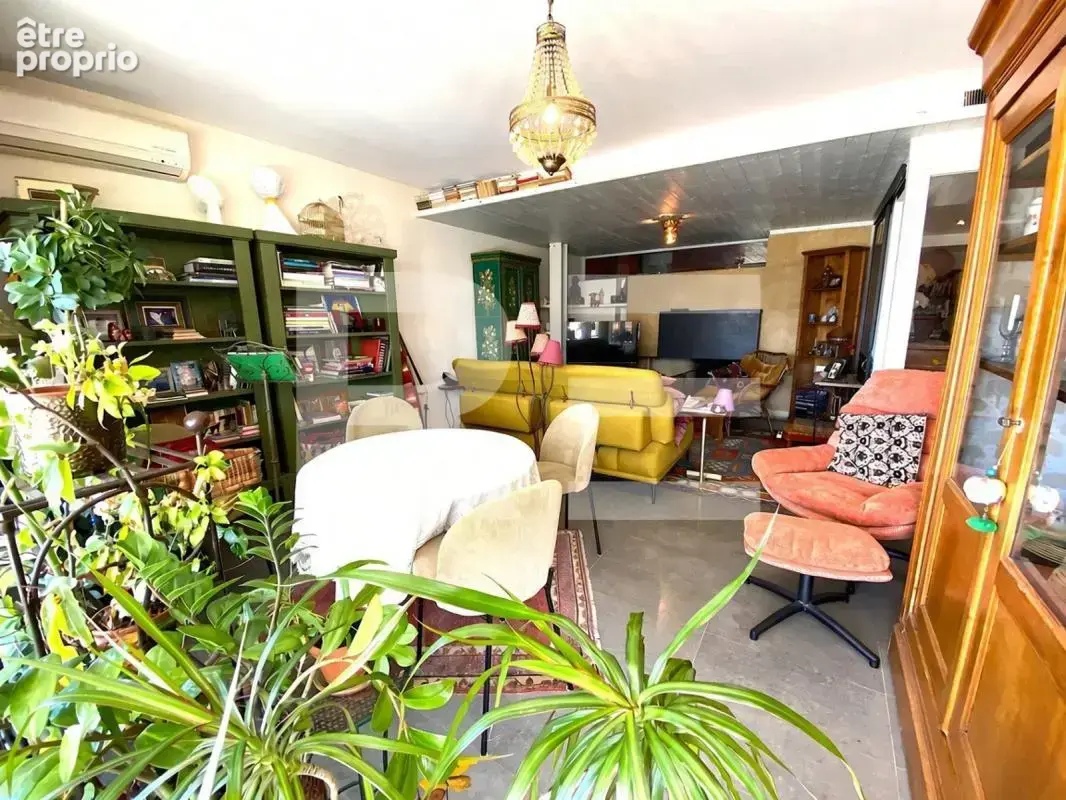 NÎMES CENTRE–APPT de 89 m²–Balcon plein sud, et parking - photo 3
