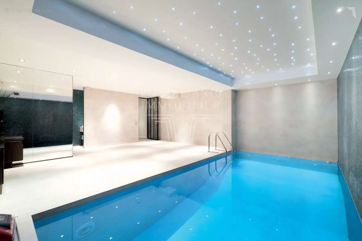 Maison à PARIS-16E
