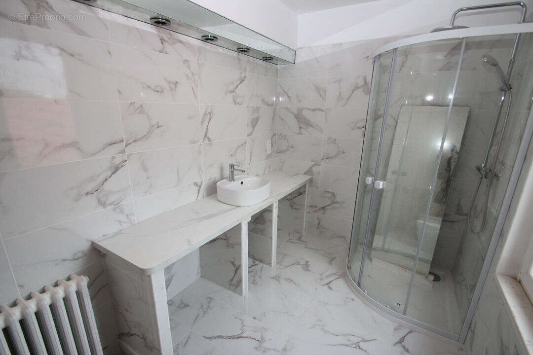 Maison à LUCENAY-LES-AIX