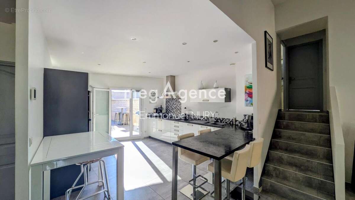 Maison de village 120m² - terrasse 33m² - garage & atelier 115m² - photo 7