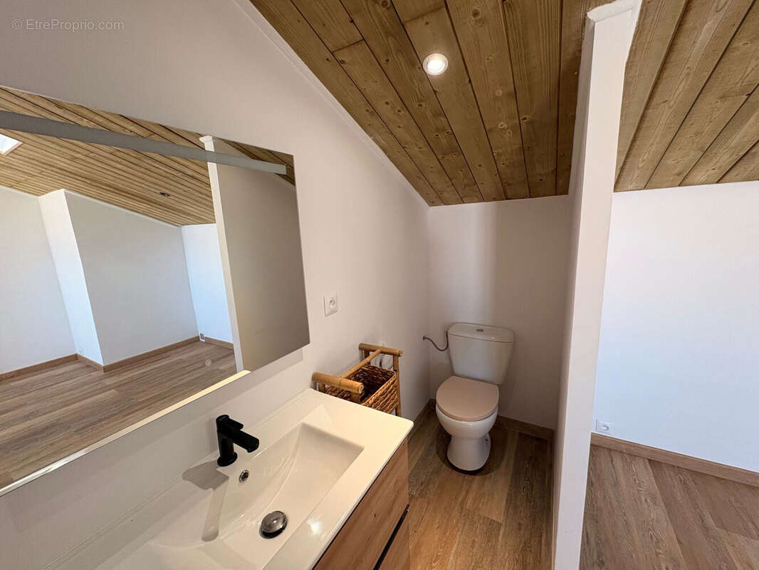 Maison 100 m² à Saint-Pierre  - photo 9