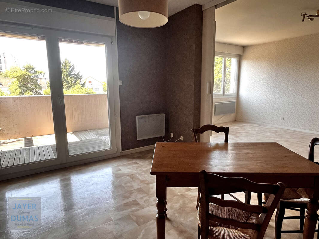 CHALON-SUR-SAONE - Appartement T3 dans résidence au calme - - photo 4