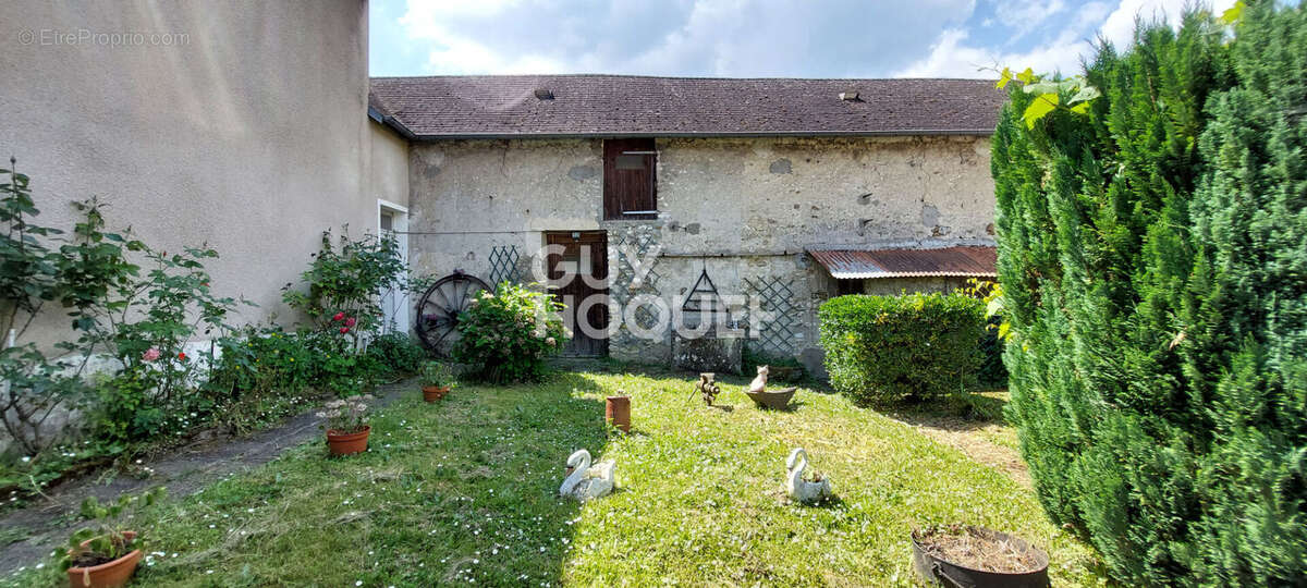 Maison à MEZIERES-SUR-SEINE