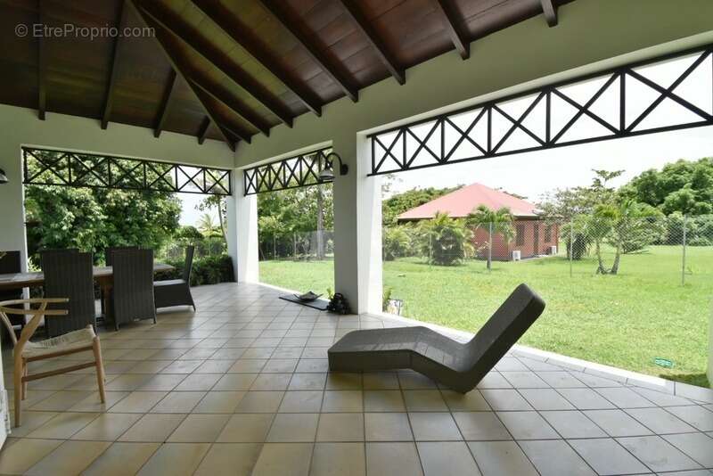 Maison à BAIE-MAHAULT