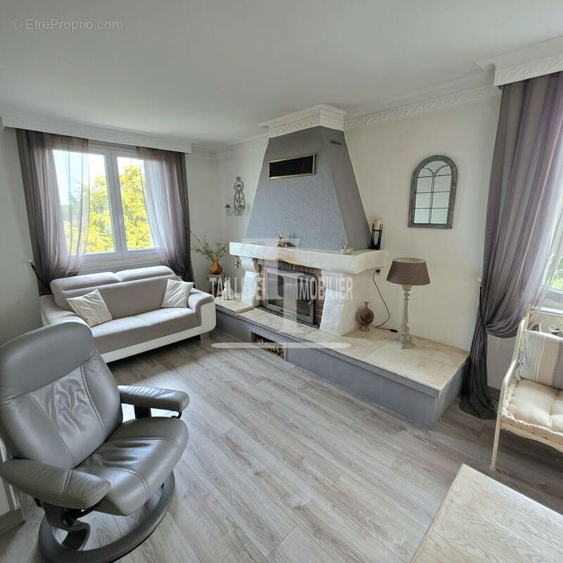 Maison à COULOUNIEIX-CHAMIERS