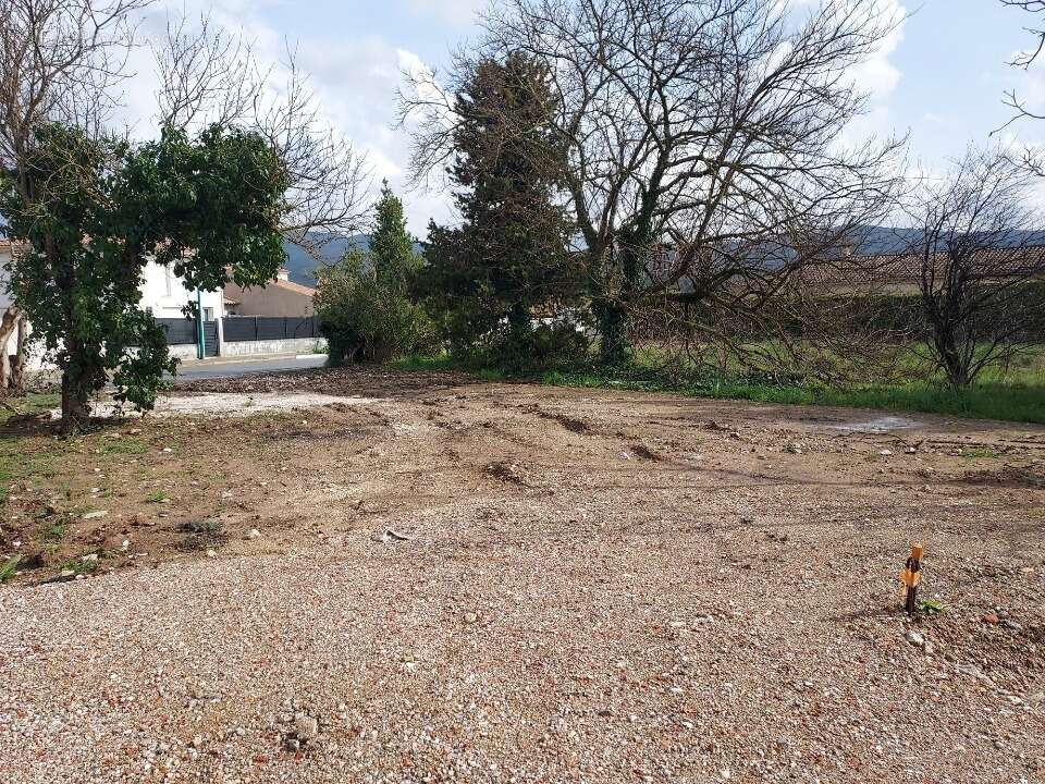 Terrain 550 m² à Pignans  - photo 2