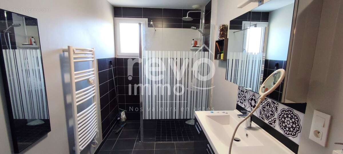 Maison à LES BROUZILS