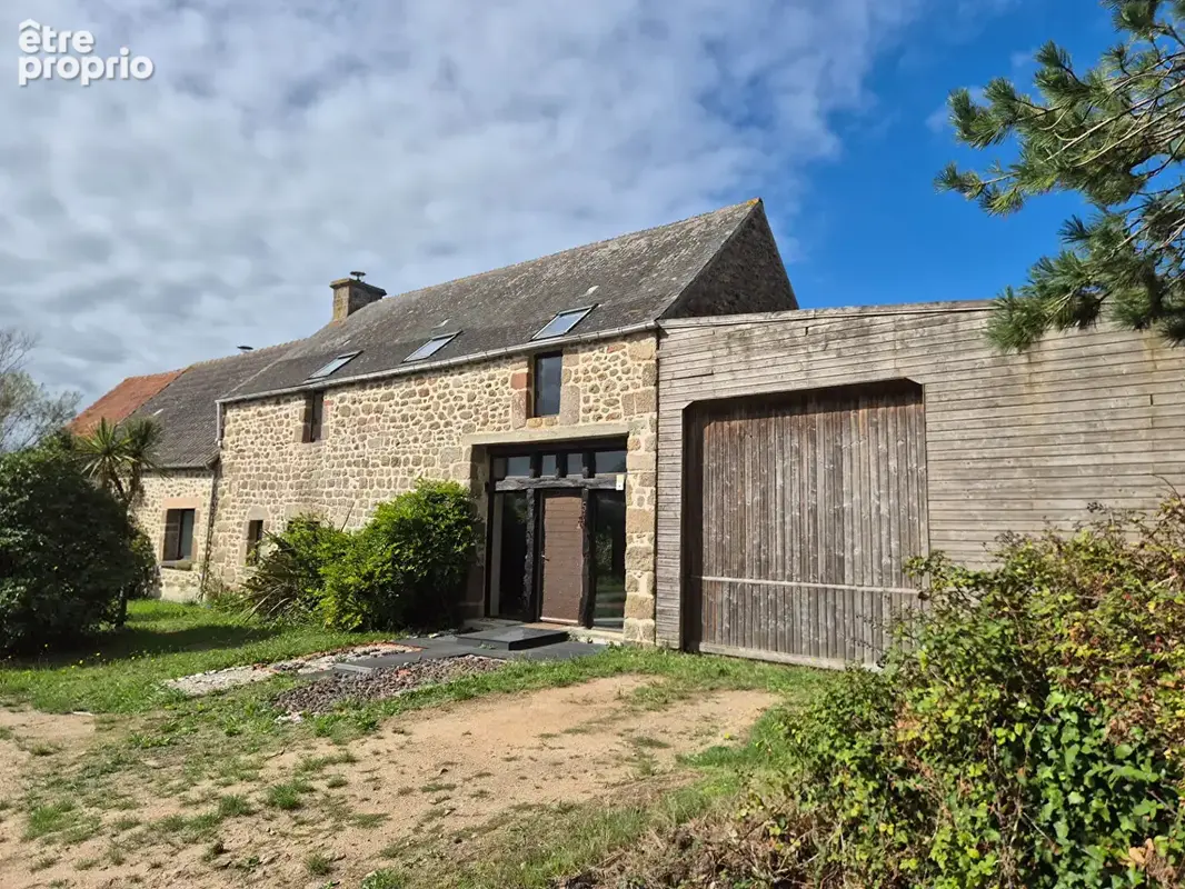 Maison à COSQUEVILLE