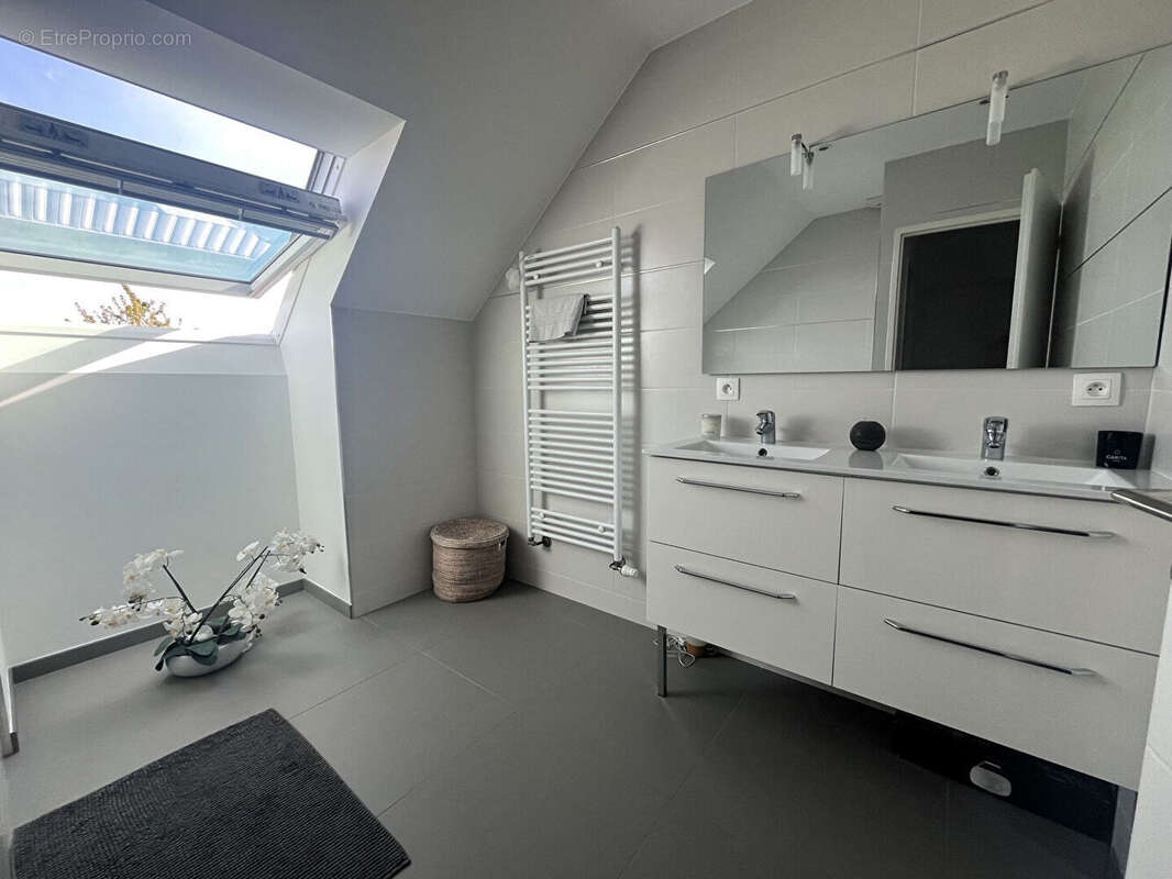 Maison à NEUILLY-EN-THELLE