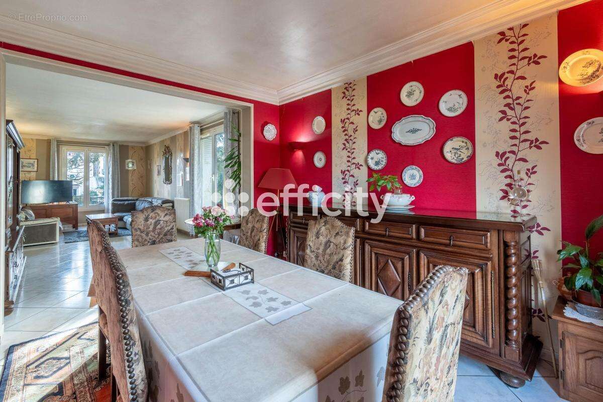 Maison à VILLENEUVE-LE-ROI