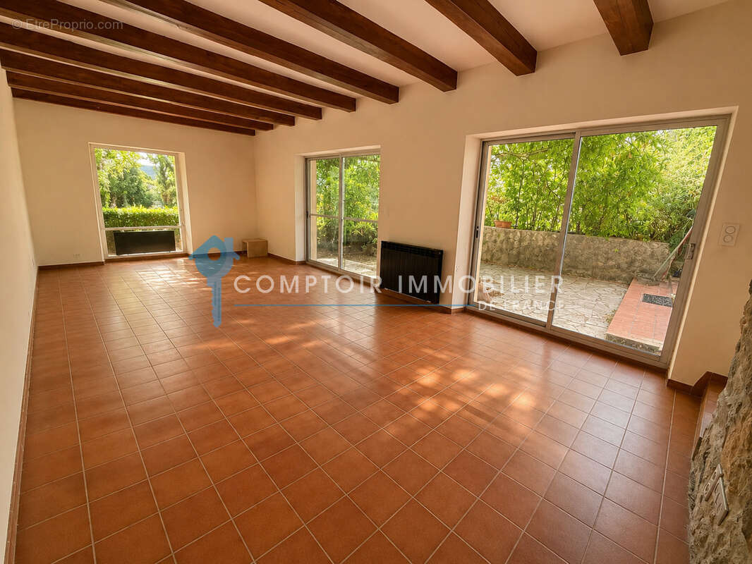 Meyras   Maison individuelle avec 3 800 m2 de terrain attenant, bois et vue dégagée - photo 4