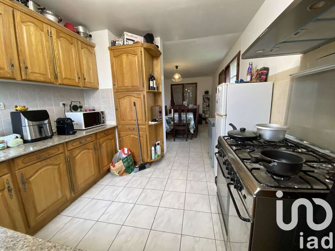 Maison 90 m² à Les Avirons  - photo 2