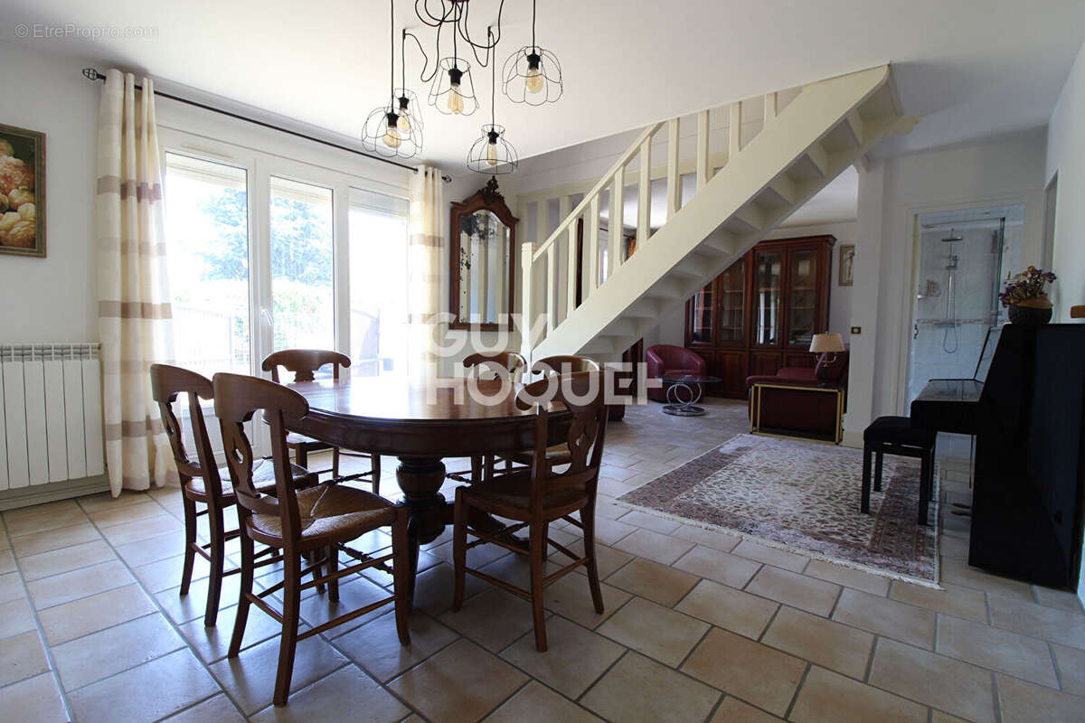 Maison à VERNEUIL-L'ETANG