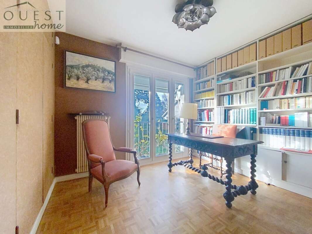 Maison à CHARBONNIERES-LES-BAINS