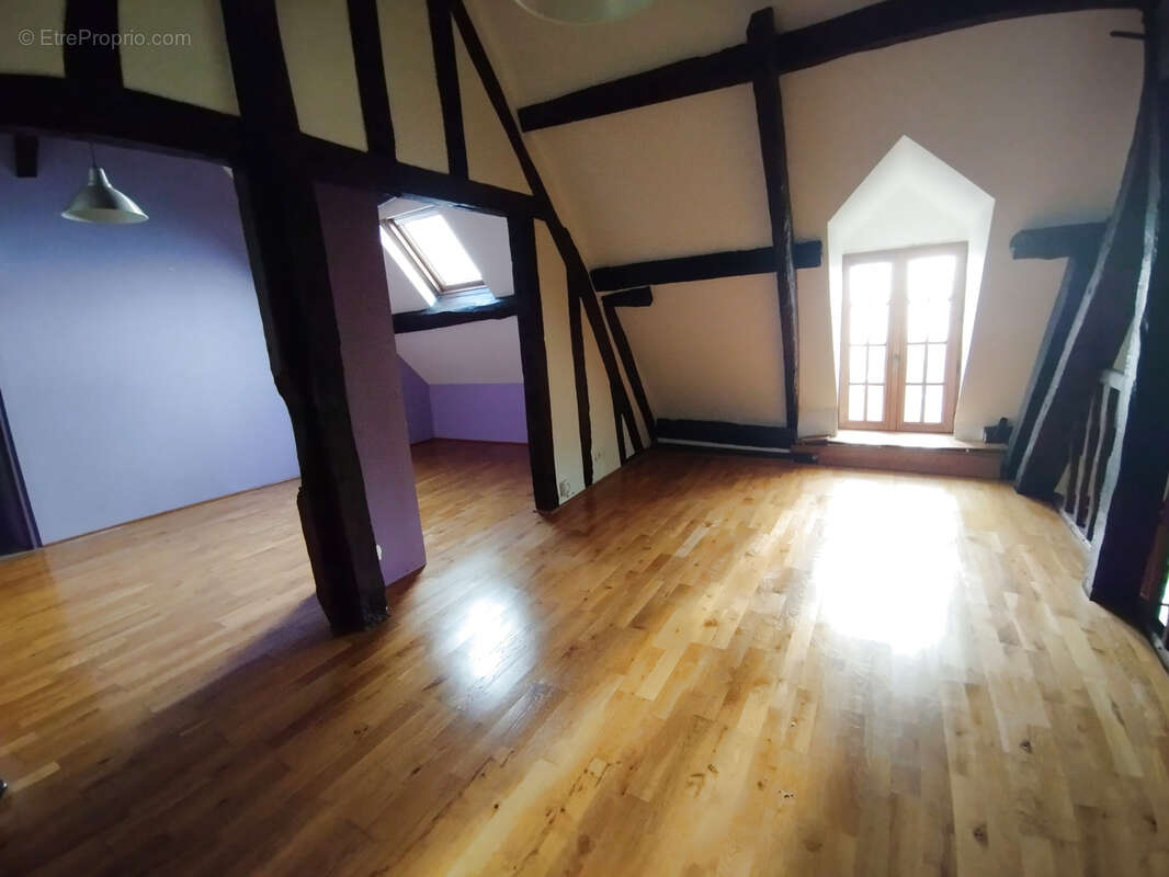 Maison à SAINT-HILAIRE-LA-GRAVELLE