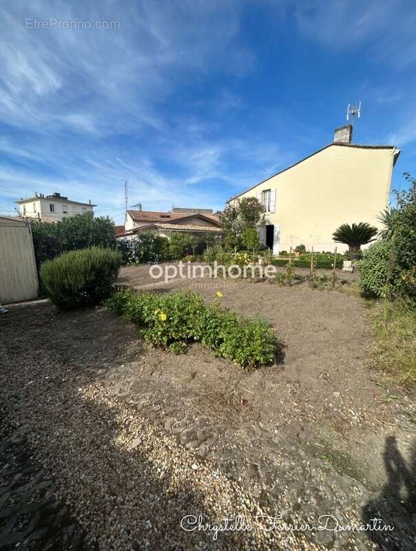 Maison à AMBARES-ET-LAGRAVE