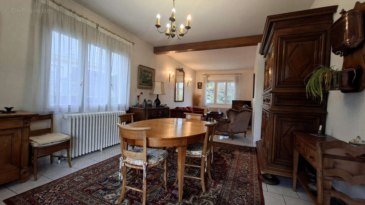 Maison à VAUX-SUR-MER