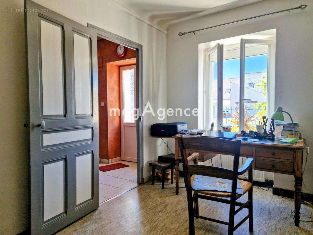 Maison à LONGUE-JUMELLES