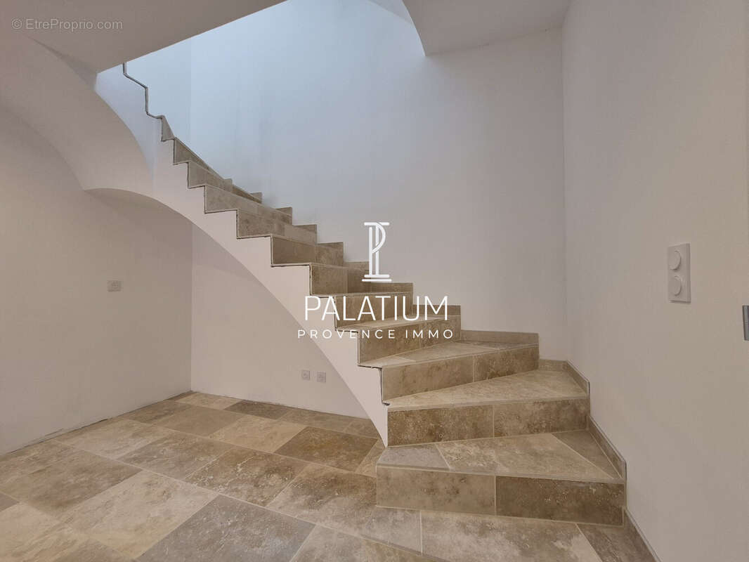 Maison à PELISSANNE