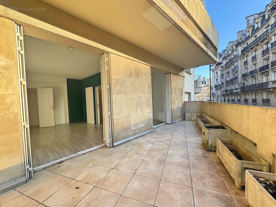 Appartement à PARIS-7E
