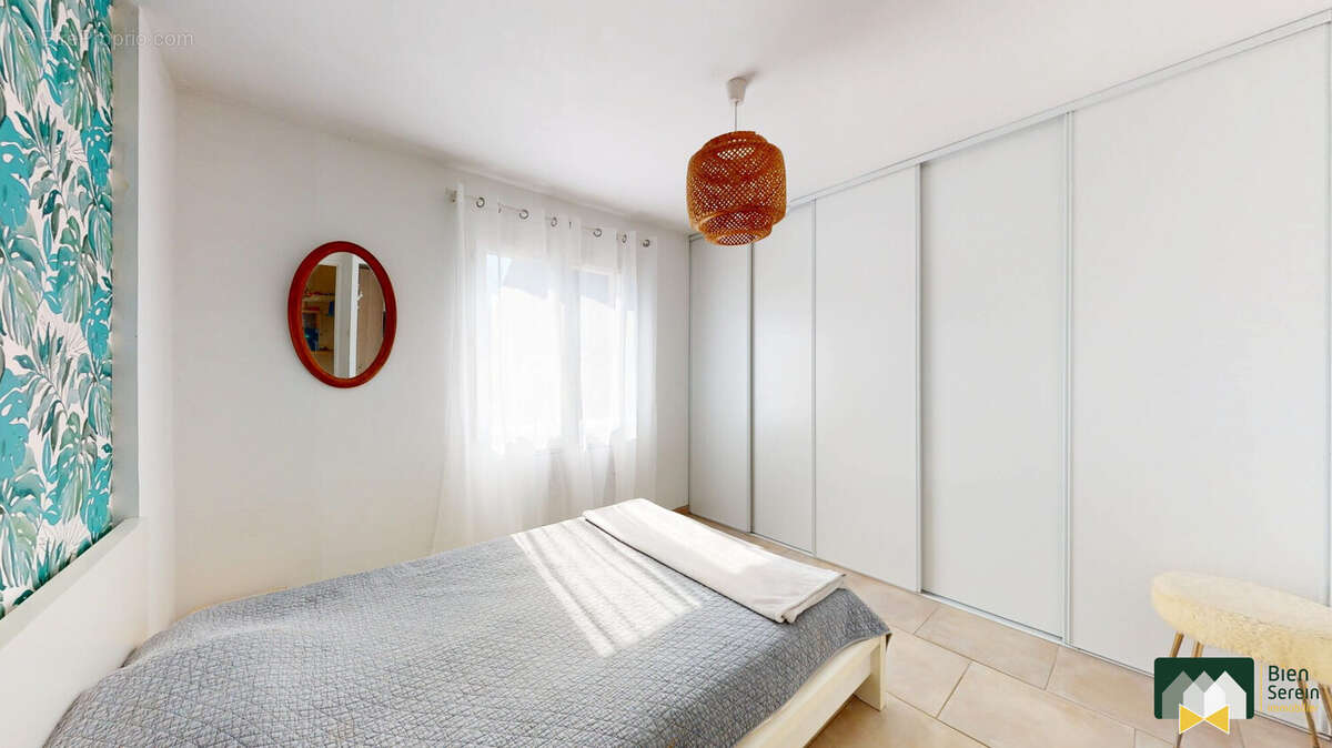 Chambre rez de chaussée - Maison à LE GUE-DE-LONGROI