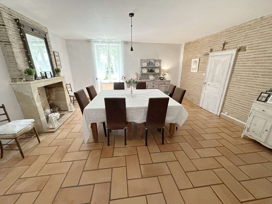 Maison à LAMOTHE-LANDERRON