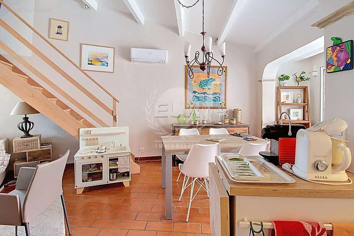 Maison à PLAN-DE-LA-TOUR