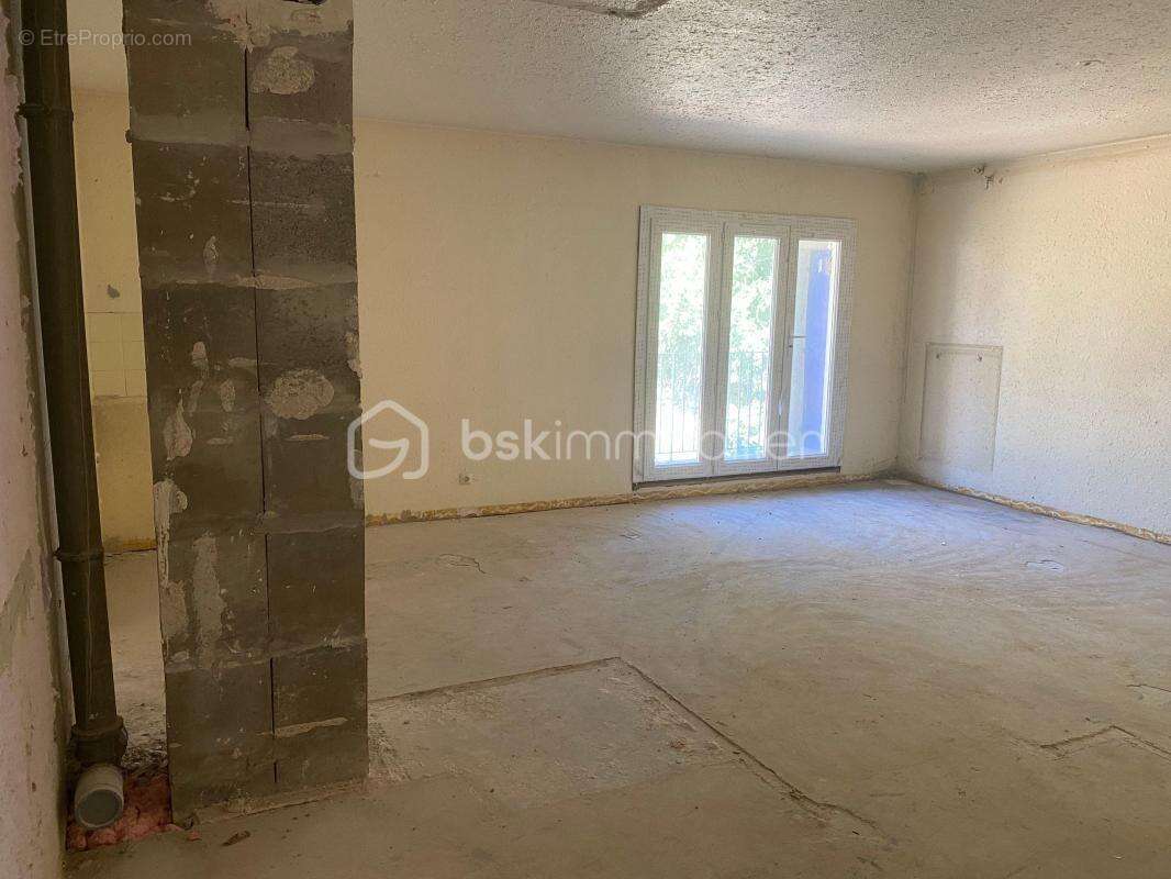 SAINT-CHRISTOL ((84) - Créez votre grand T2 sur mesure avec balcon ! Plateau sous forme d'appartement de 68 m² env. situé au 1er - photo 10