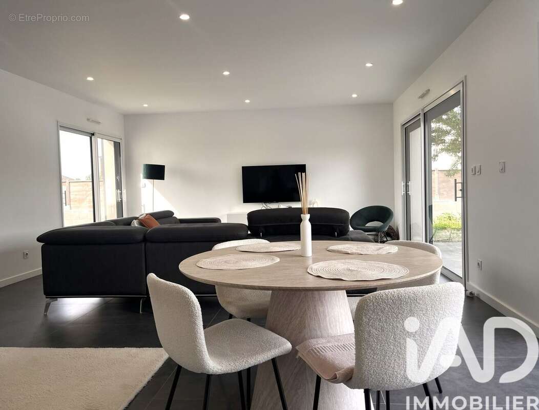 Photo 2 - Maison à CORZE