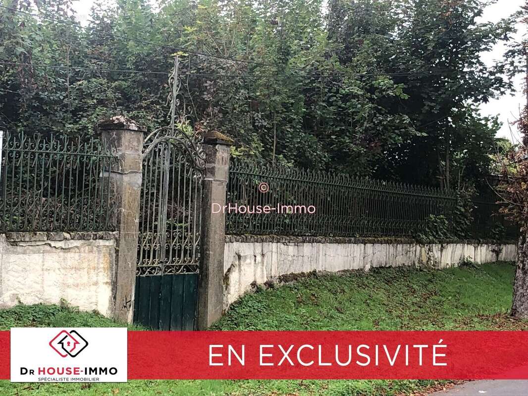 Terrain à BOURBONNE-LES-BAINS