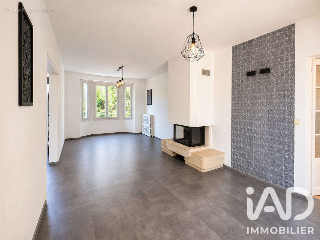 Maison 160 m² à Sainte-Genevieve-Des-Bois  - photo 6