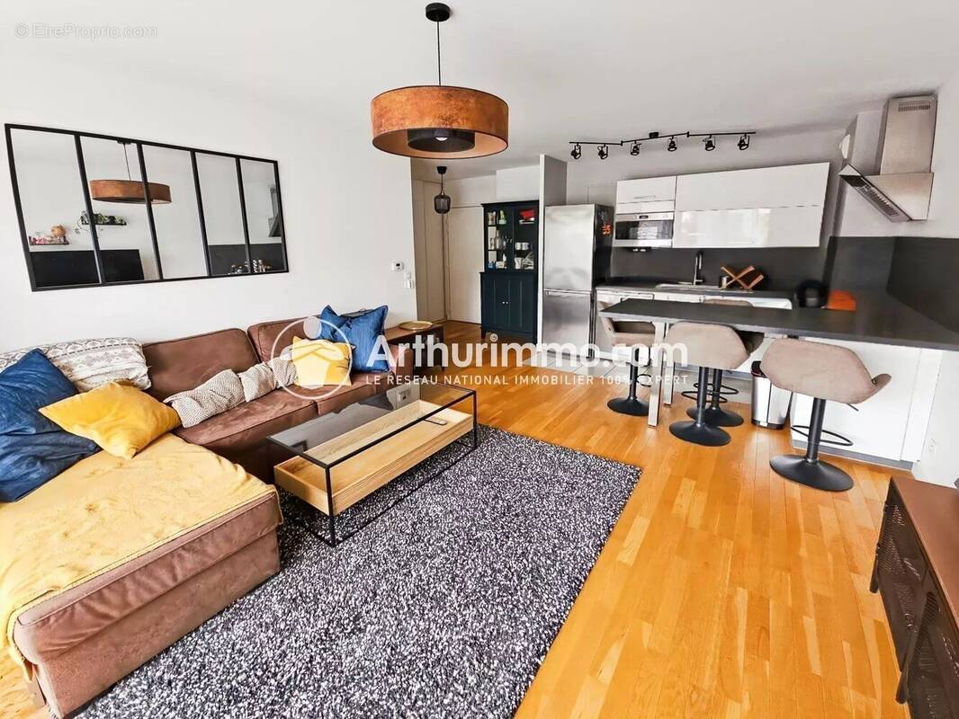 Appartement à SAINT-PIERRE-DU-PERRAY