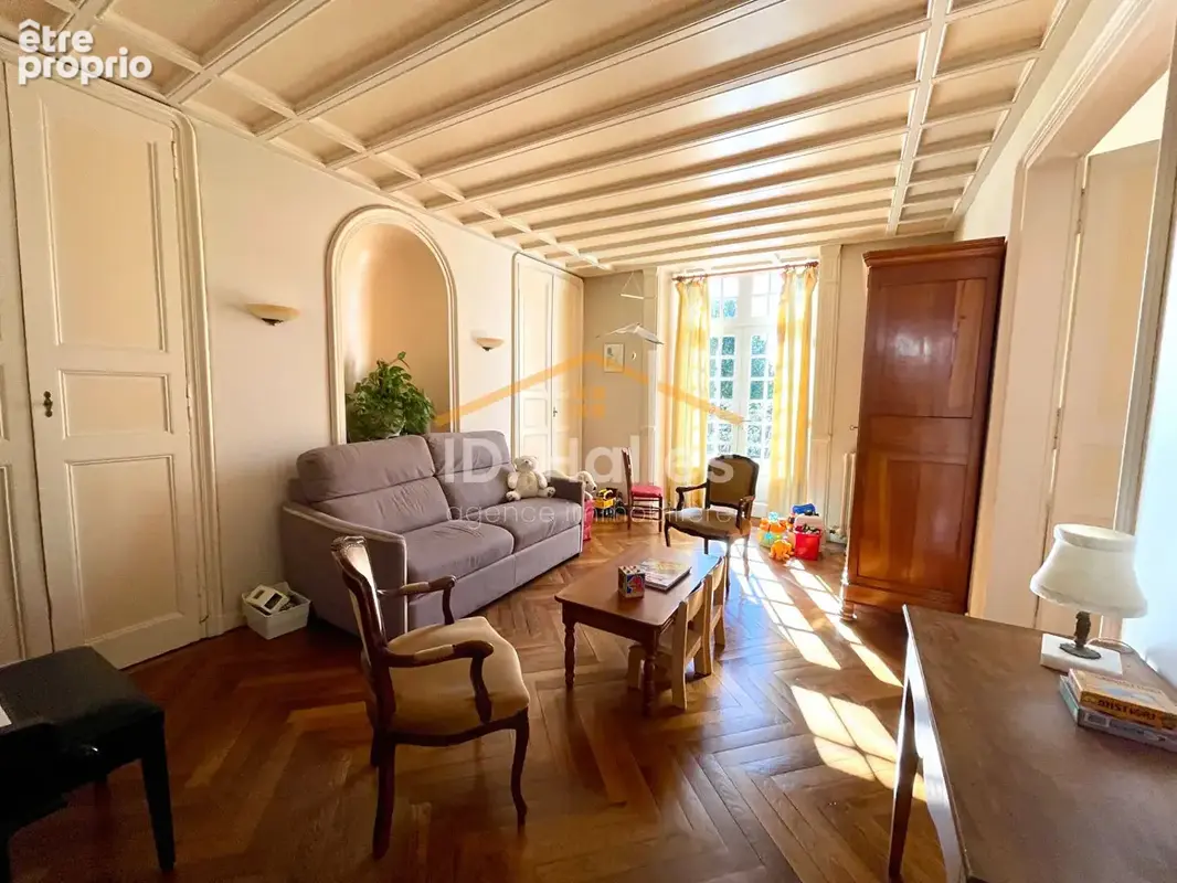 209 m² au c?ur de craon - photo 2