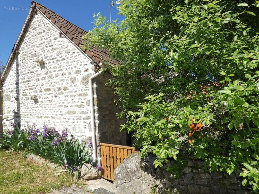 Maison 137 m² à Chenerailles  - photo 3